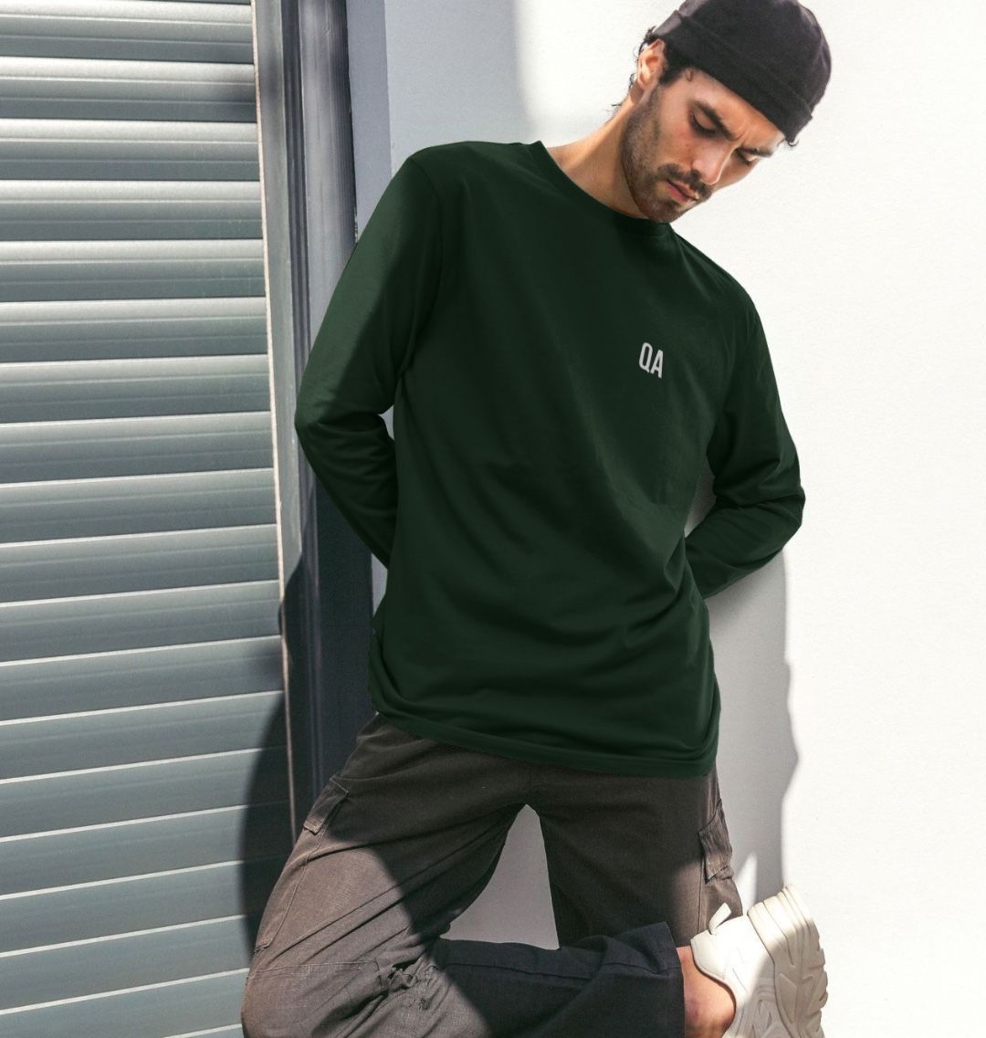 Craftklart organic cotton long sleeve T-shirt, sustainable streetwear essential, showing a comfortable fit and natural fabric texture.