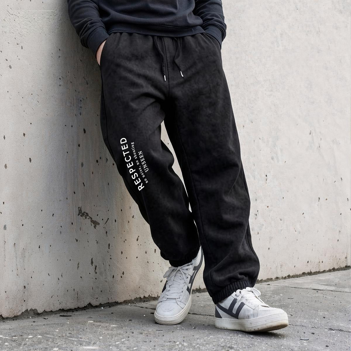 Craftklart heavyweight fleece joggers with washed straight-leg fit, soft fabric, and relaxed style for comfortable casual wear.