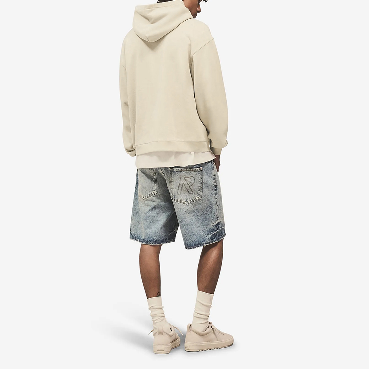 Unisex oversized cropped zip-up hoodie by Urban Fashion & Streetwear, heavyweight 460GSM with front zipper and ribbed cuffs.