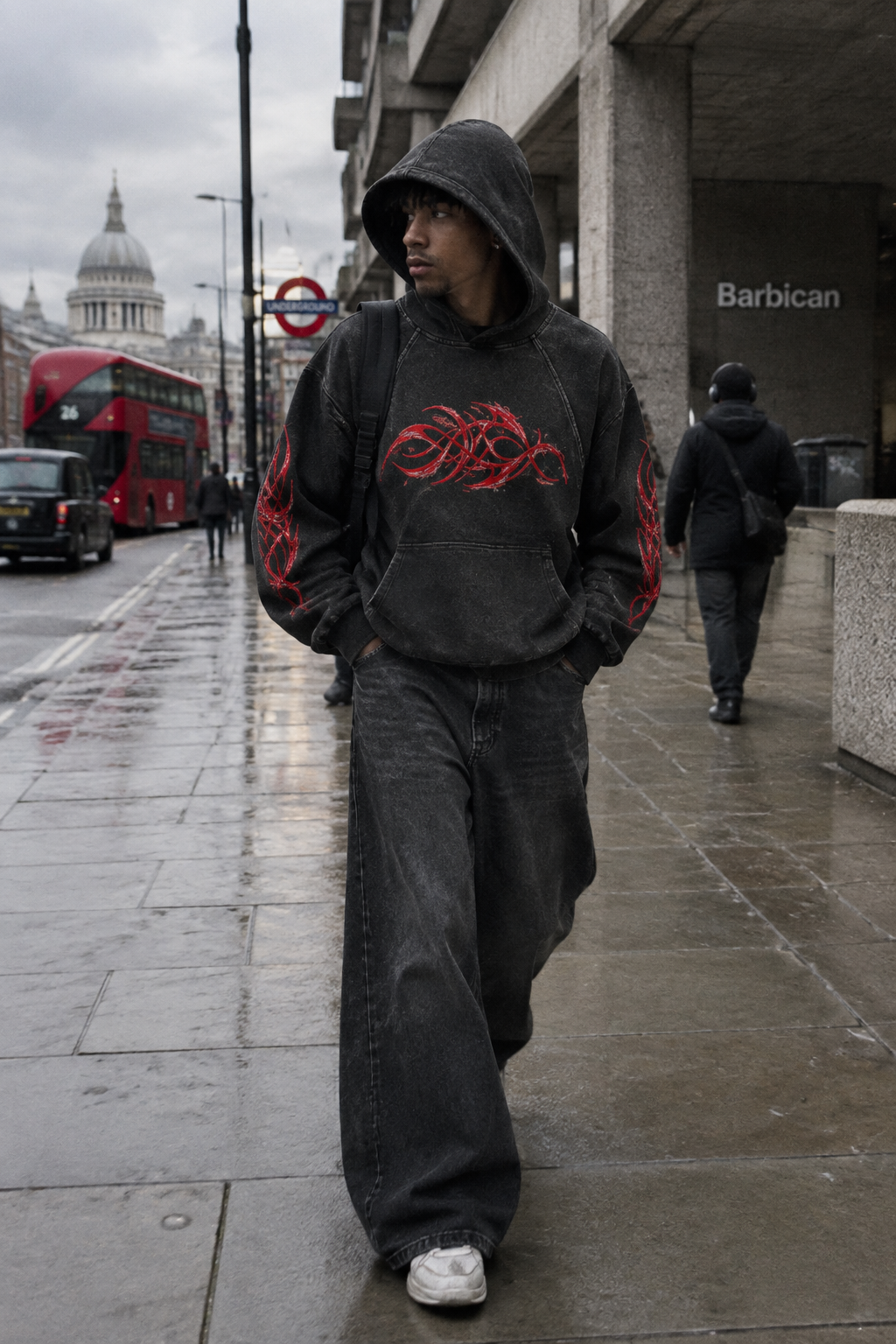 ODMPOD KLART 340GSM snow-wash frayed-hem hoodie with soft fabric, casual fit, and distressed details, shown in a front view.