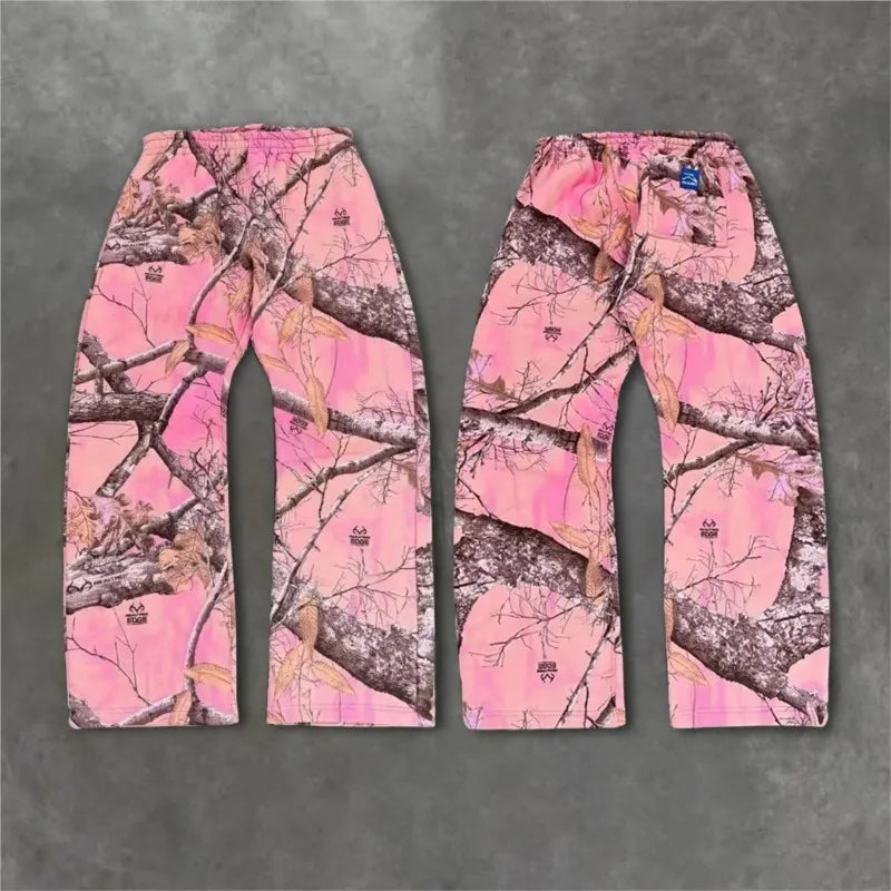 Craftklart Men's camo baggy sweatpants featuring a relaxed fit and streetwear style, shown in the product image.