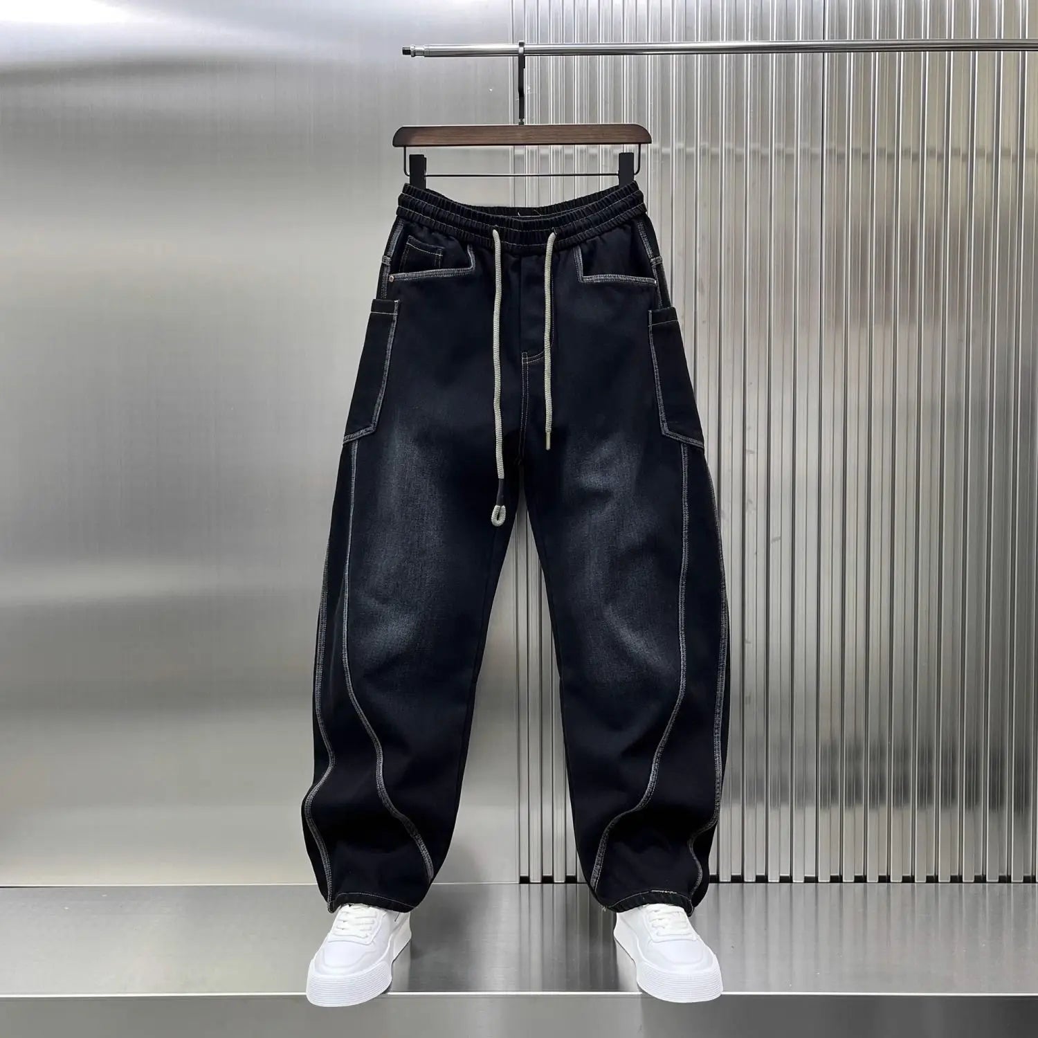 Craftklart Men's Wide-Leg Denim Jeans with elastic waist, streetwear style, shown in a natural front view.