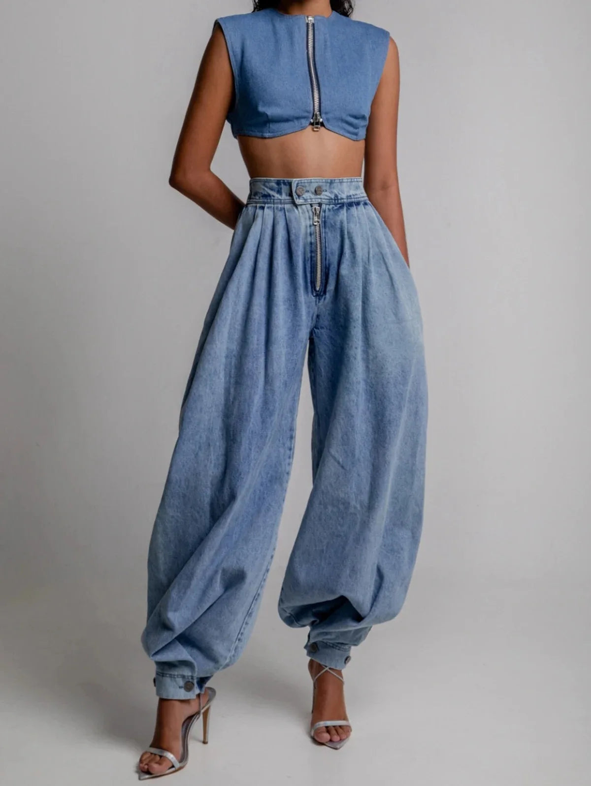 High Waist. Wide Leg. Bleach-Washed Denim. Worn Loose, Worn Right. | Minimalist Streetwear | Craftklart