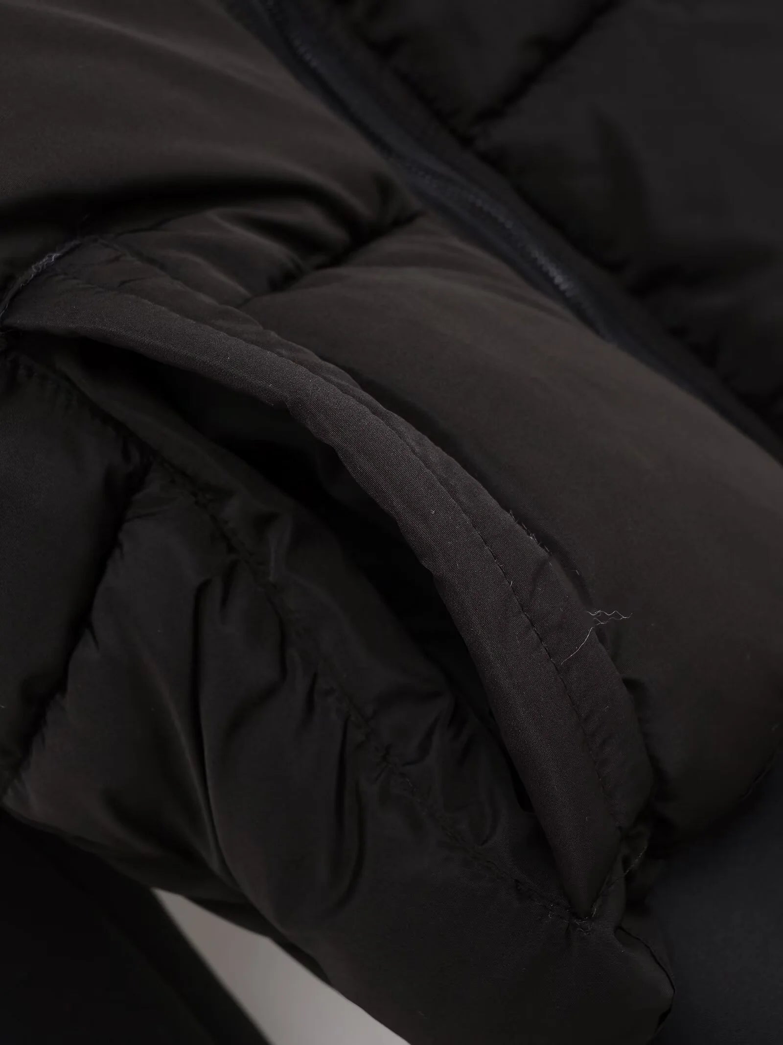 Craftklart Slim Fit Hooded Puffer Coat for women, stylish streetwear outerwear with a cozy hood and sleek design.