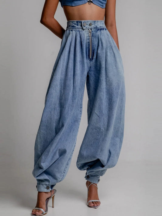 High Waist. Wide Leg. Bleach-Washed Denim. Worn Loose, Worn Right. | Minimalist Streetwear | Craftklart