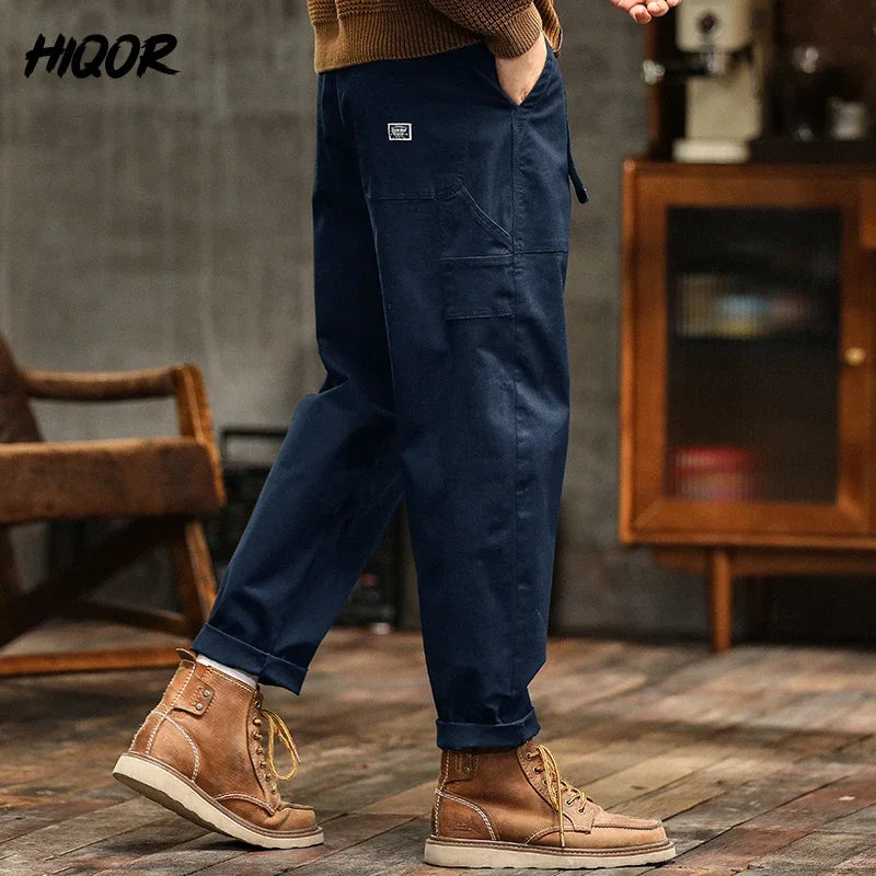 Craftklart men's cargo trousers with a loose fit and utility streetwear style, shown in a versatile, casual look.