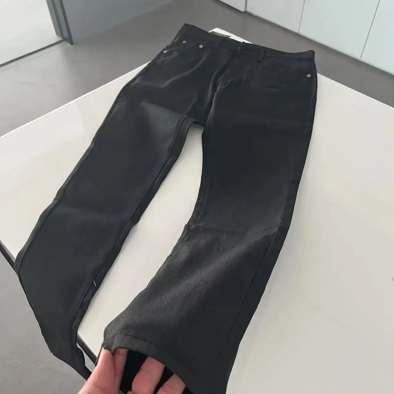 Craftklart Men's wide-leg denim jeans with elastic waist, streetwear style, shown in a front view with a relaxed fit and classic blue denim