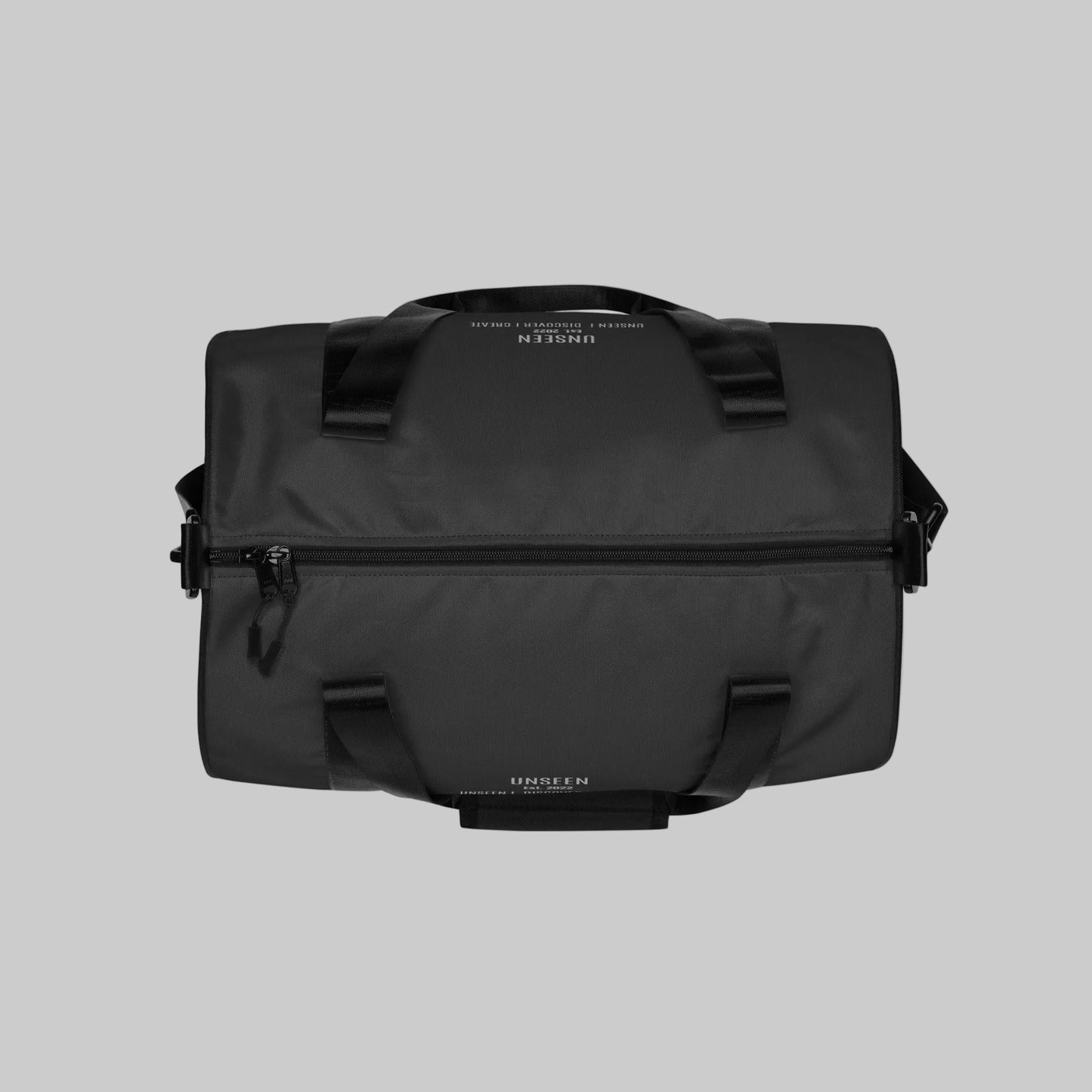 Craftklart Gym Holdhall all-over-print white gym bag with bold design, durable fabric, and sturdy handles for sports and fitness use.