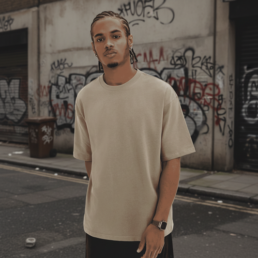 Black heavyweight boxy t-shirt from Urban Fashion & Streetwear by Craftklart, featuring a relaxed fit and casual style.