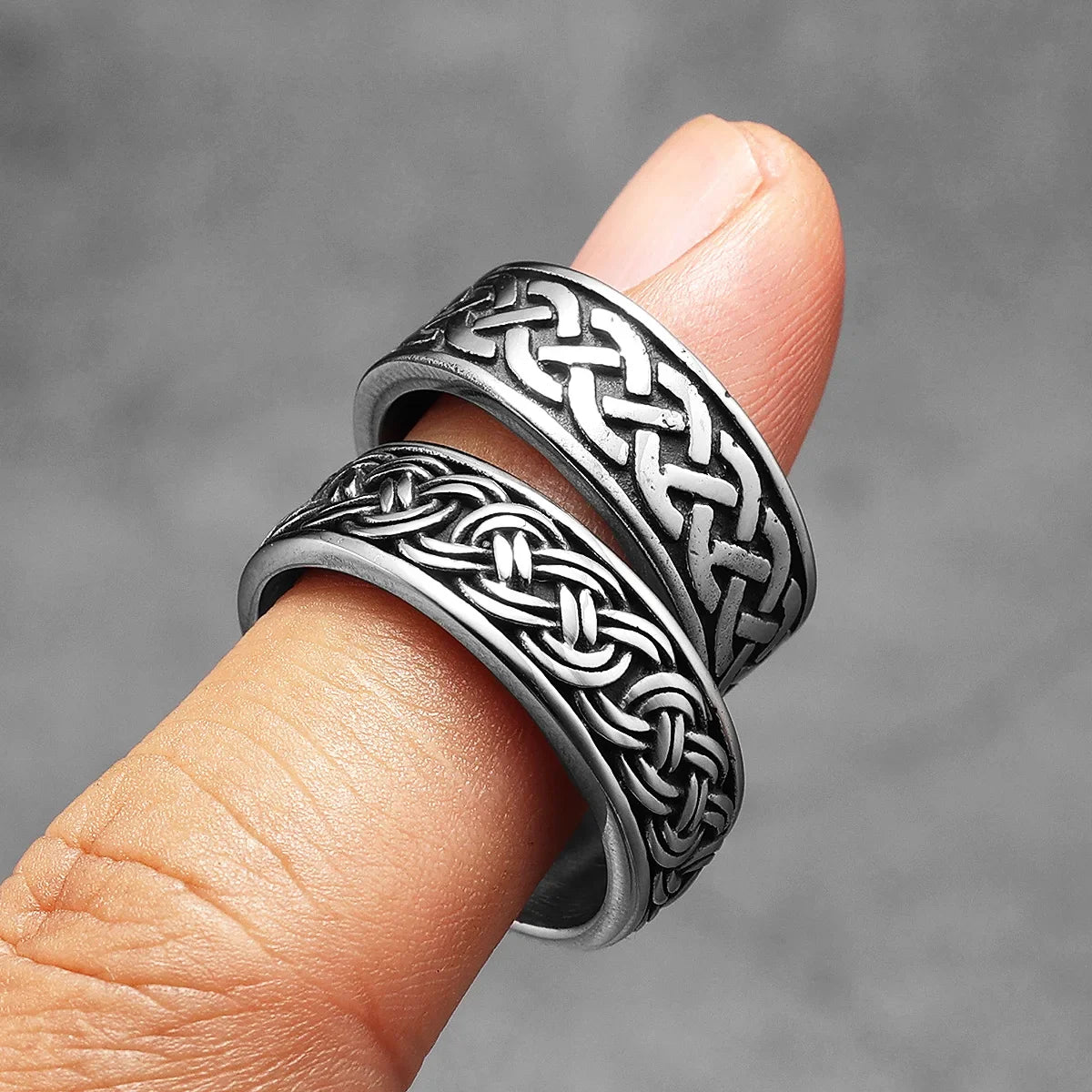 Men's stainless steel Viking-style ring with Celtic knot design, simple aesthetic jewelry from Craftklart Dropship.