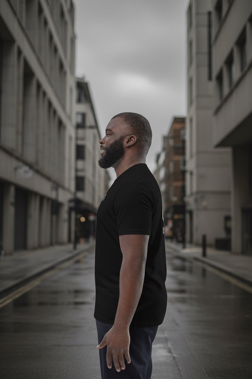 Black Craftklart Organic Cotton T-Shirt for unisex streetwear, featuring a simple crew neck and classic fit.
