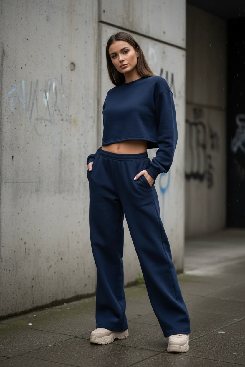 Women's wide-leg knit trousers from Urban Fashion & Streetwear Craftklart, featuring a loose fit, solid color, and cozy winter style.