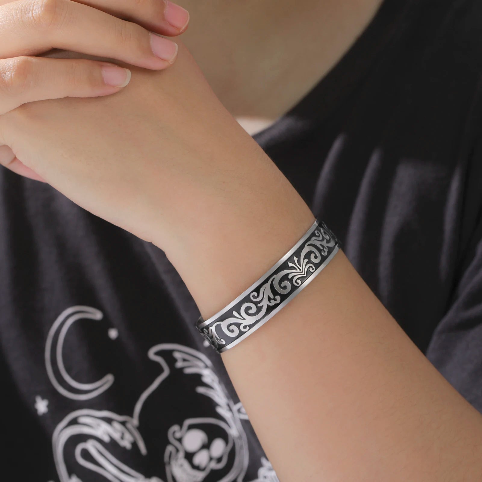 Wear Your Roots accessories by Urban Fashion & Streetwear Craftklart featuring stylish urban-themed jewelry and accessories.