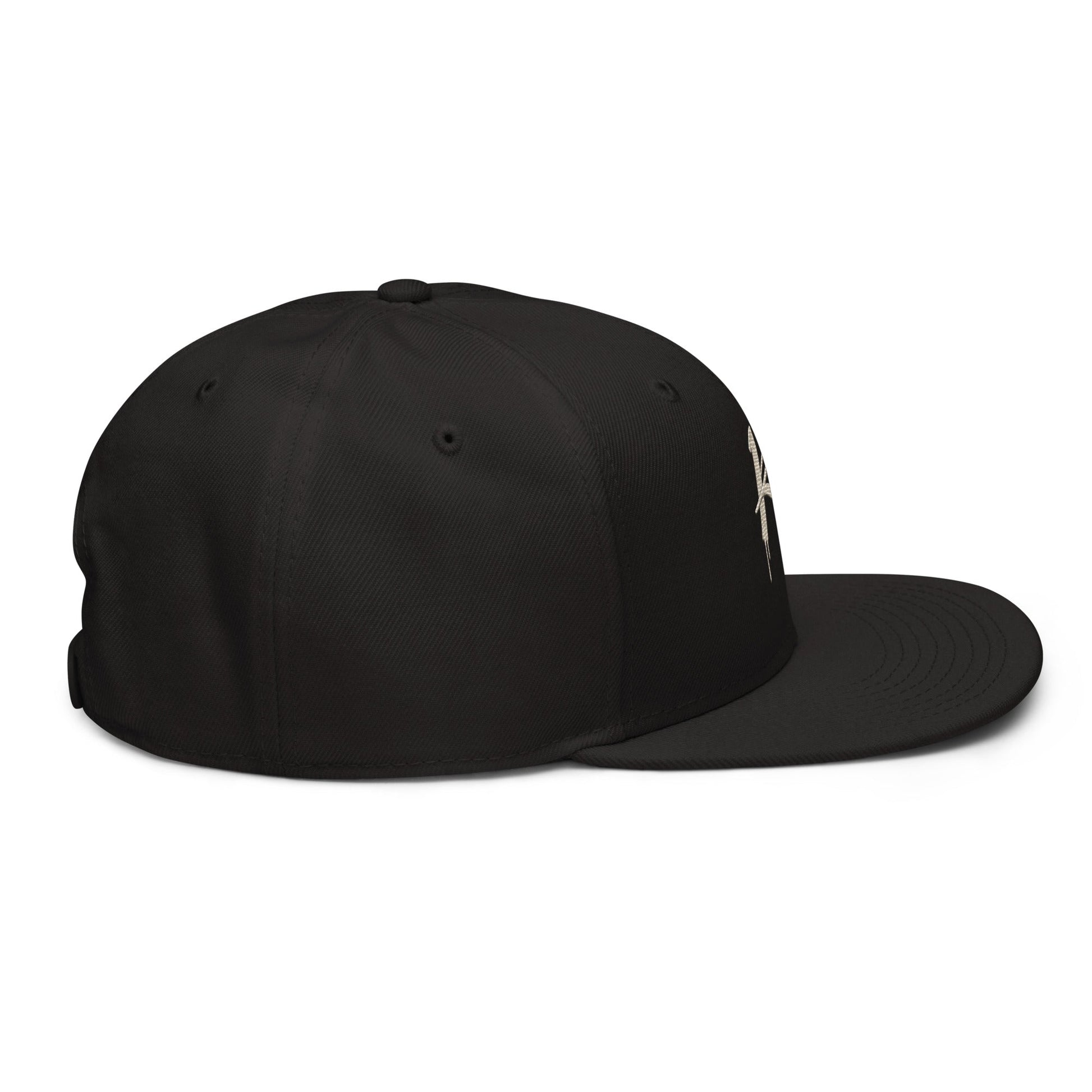 Urban Fashion & Streetwear | Craftklart black six-panel snapback cap with a flat visor and structured high-profile fit.