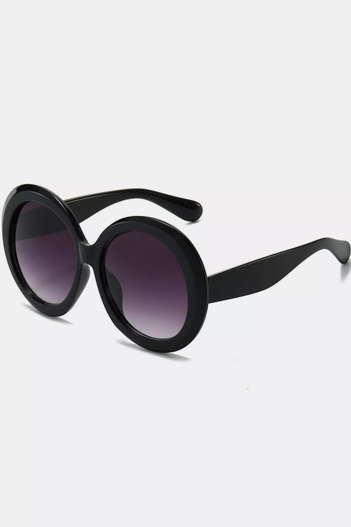 Urban Fashion & Streetwear | Craftklart oversized round black sunglasses with UV400 gradient lenses and polycarbonate frame