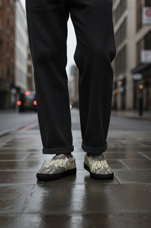 Men’s Urban Slip-on Canvas Shoes in stylish streetwear design by Craftklart, featuring a sleek casual look and comfortable fit.